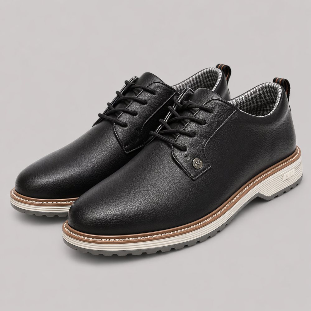 Men's lace-up golf shoes with textured outsole