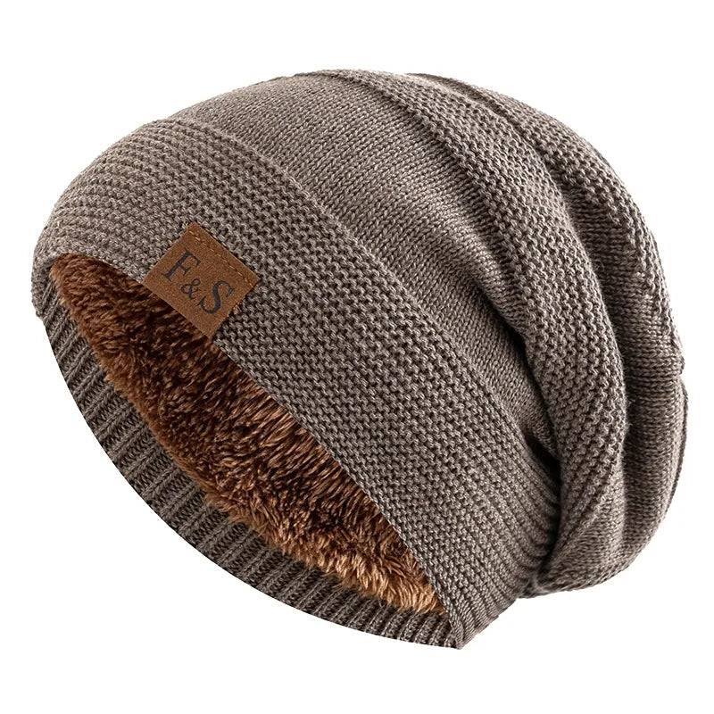 Textured knit men's slouch beanie with a visible furry lining
