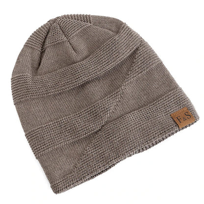 Textured knit men's slouch beanie with a visible furry lining