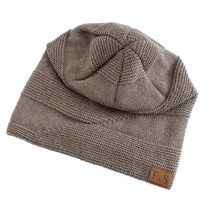 Textured knit men's slouch beanie with a visible furry lining