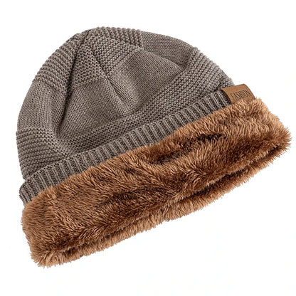 Textured knit men's slouch beanie with a visible furry lining