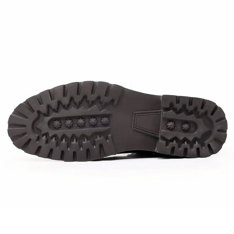 Men's lace-up ankle boots with round toes, panelled uppers and lugged soles