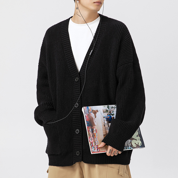 Ribbed knit cardigan with V-neck, buttons and two front pockets