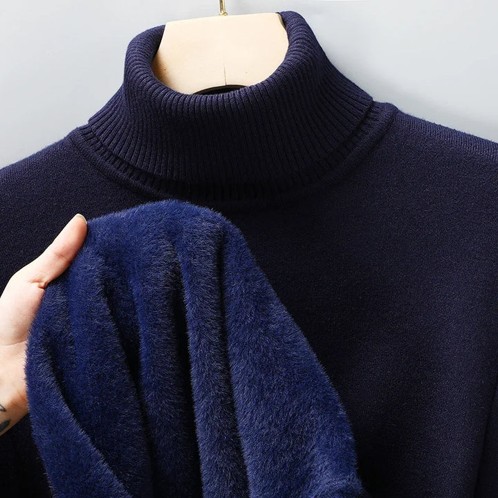 Plain turtleneck jumper with long sleeves