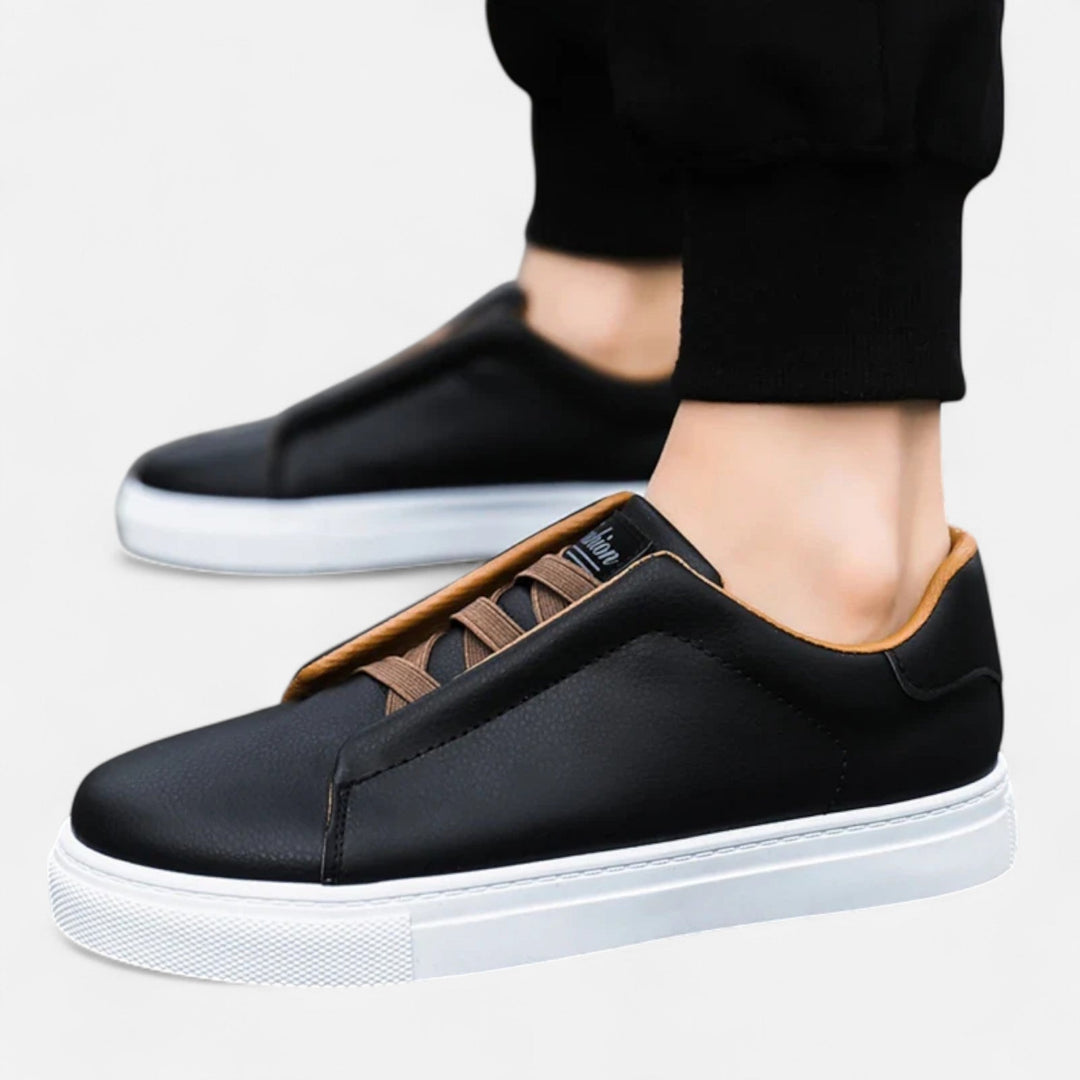 Men's panelled slip-on trainers with rounded toes and flat soles