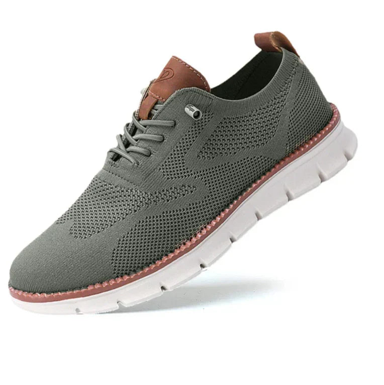 Men's low-top mesh sneakers with laces and segmented sole