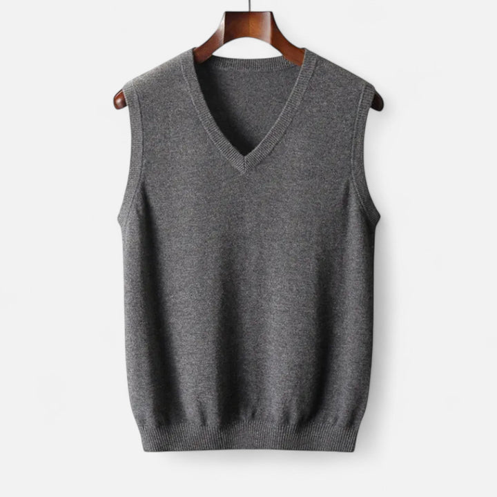 Men's sleeveless V-neck knitted jumper with ribbed trims