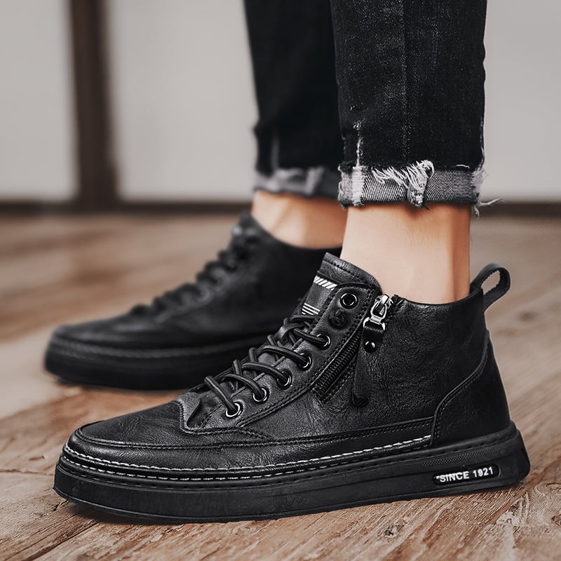 Men's lace-up ankle boots with faux-fur lining, side zip and flat soles