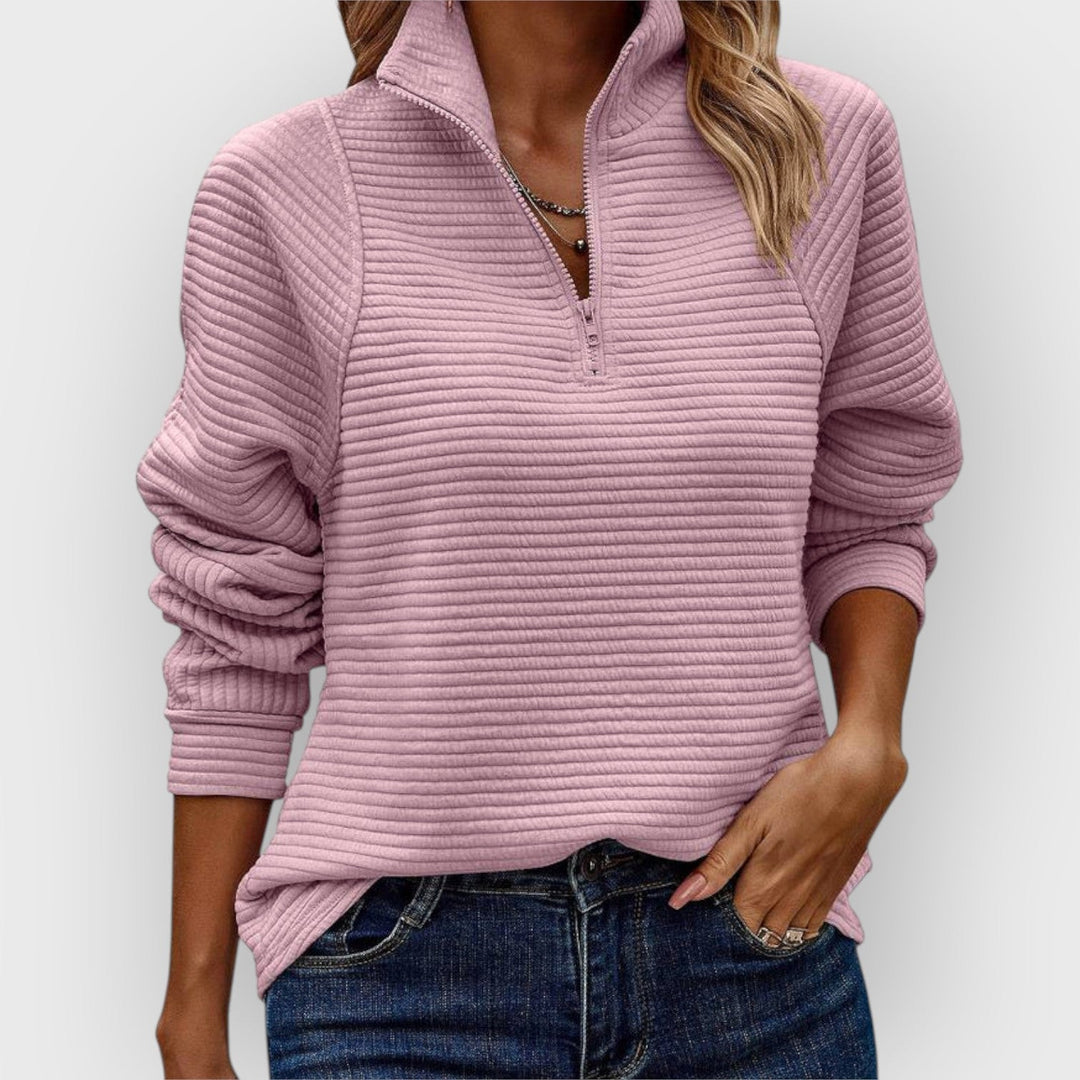 Casual knit sweater with crew neck and long sleeves