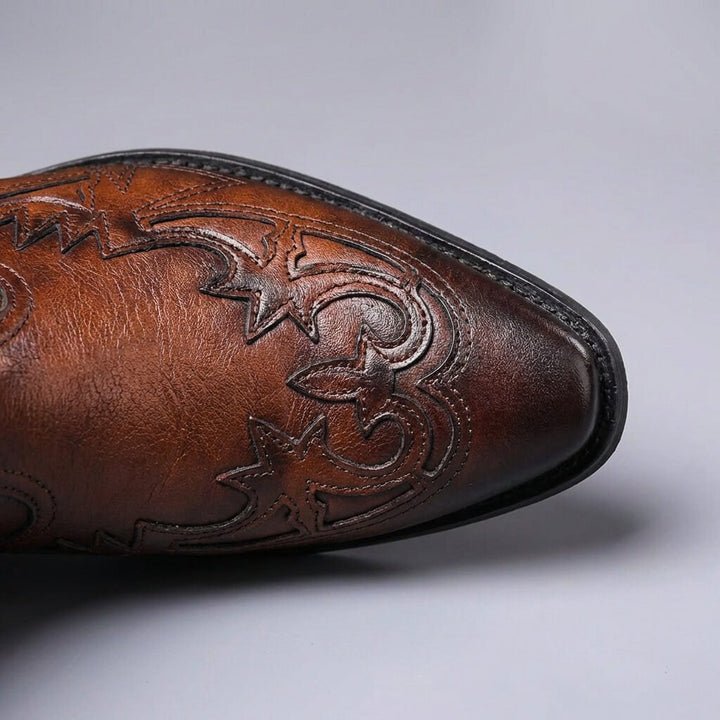 Unisex leather ankle boots with low heel