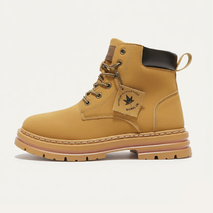Men's lace-up ankle snow boot with padded collar and lugged sole