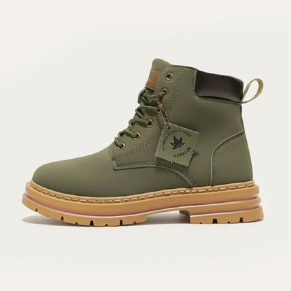 Men's lace-up ankle snow boot with padded collar and lugged sole