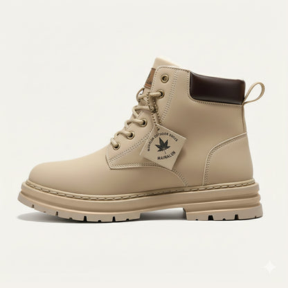 Men's lace-up ankle snow boot with padded collar and lugged sole