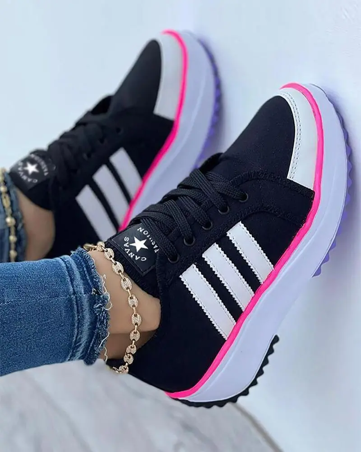 Unisex low-top casual trainers with lace-up fronts