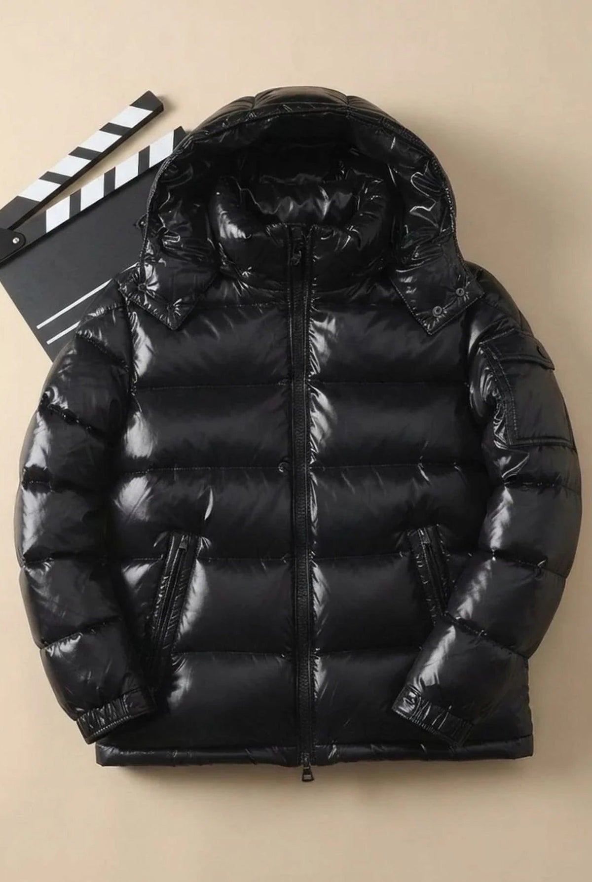 Men's quilted hooded puffer jacket with zip fastening and multiple pockets