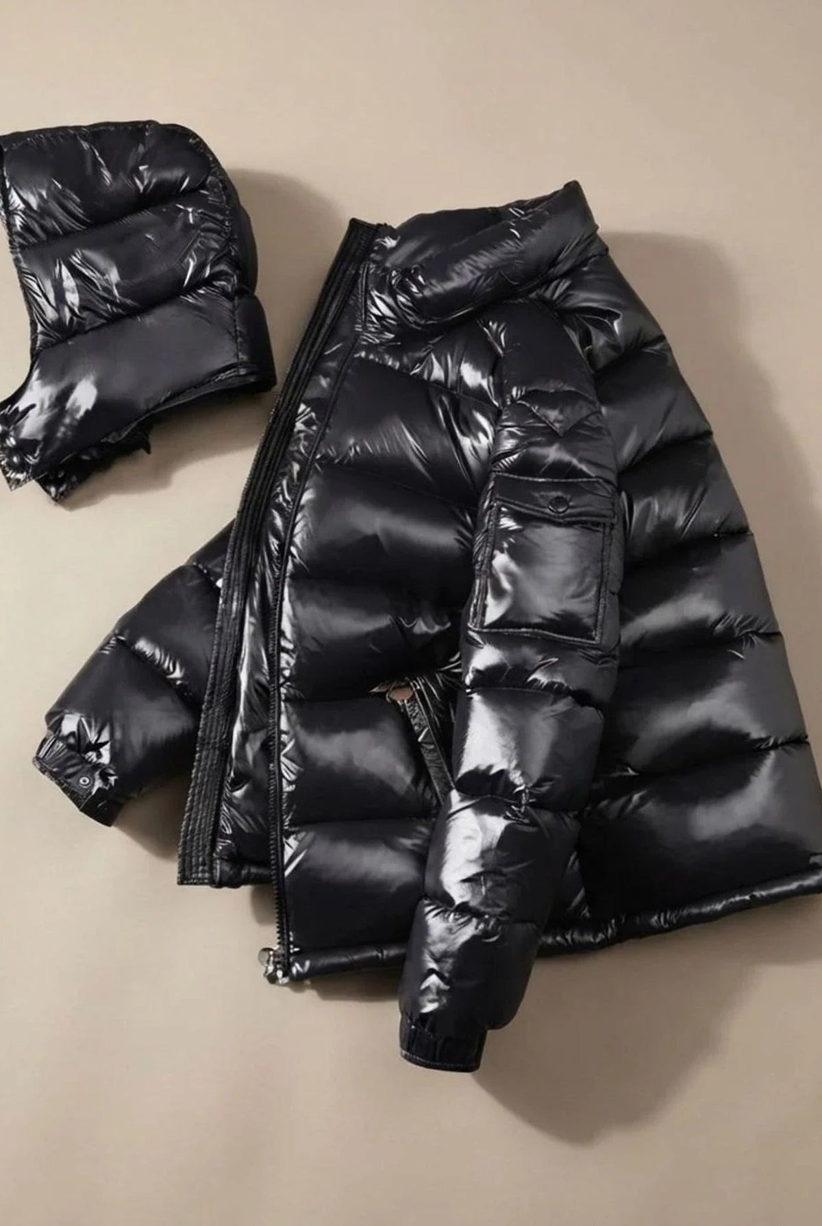 Men's quilted hooded puffer jacket with zip fastening and multiple pockets