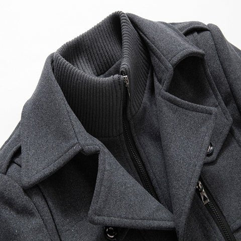 Men's long two-piece coat with high collar, lapels, pockets and long sleeves