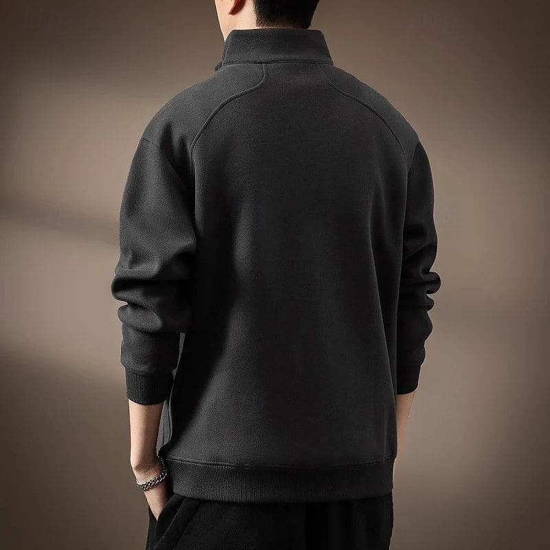 Men's plain half-zip sweatshirt with mock neck, long sleeves and side pockets