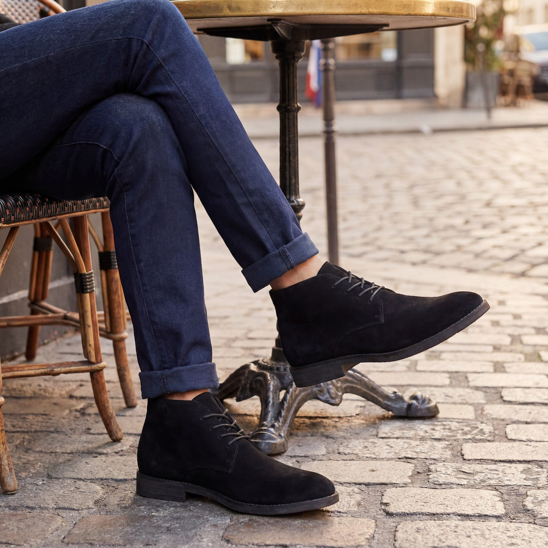 Men's lace-up textured ankle boots with rounded toes and low heels