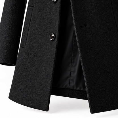 Men's single-breasted overcoat with notched lapels, long sleeves and side pockets