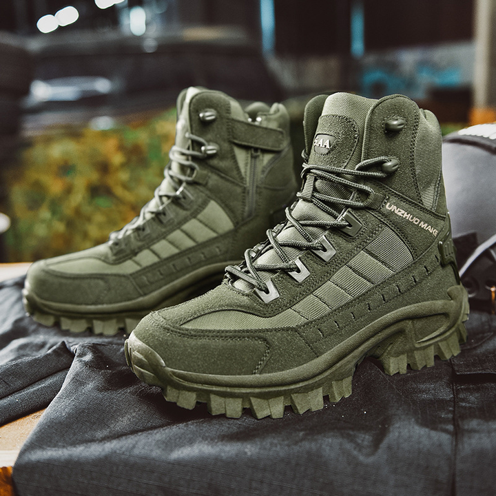 Men's high-top lace-up hiking work boots with lugged soles