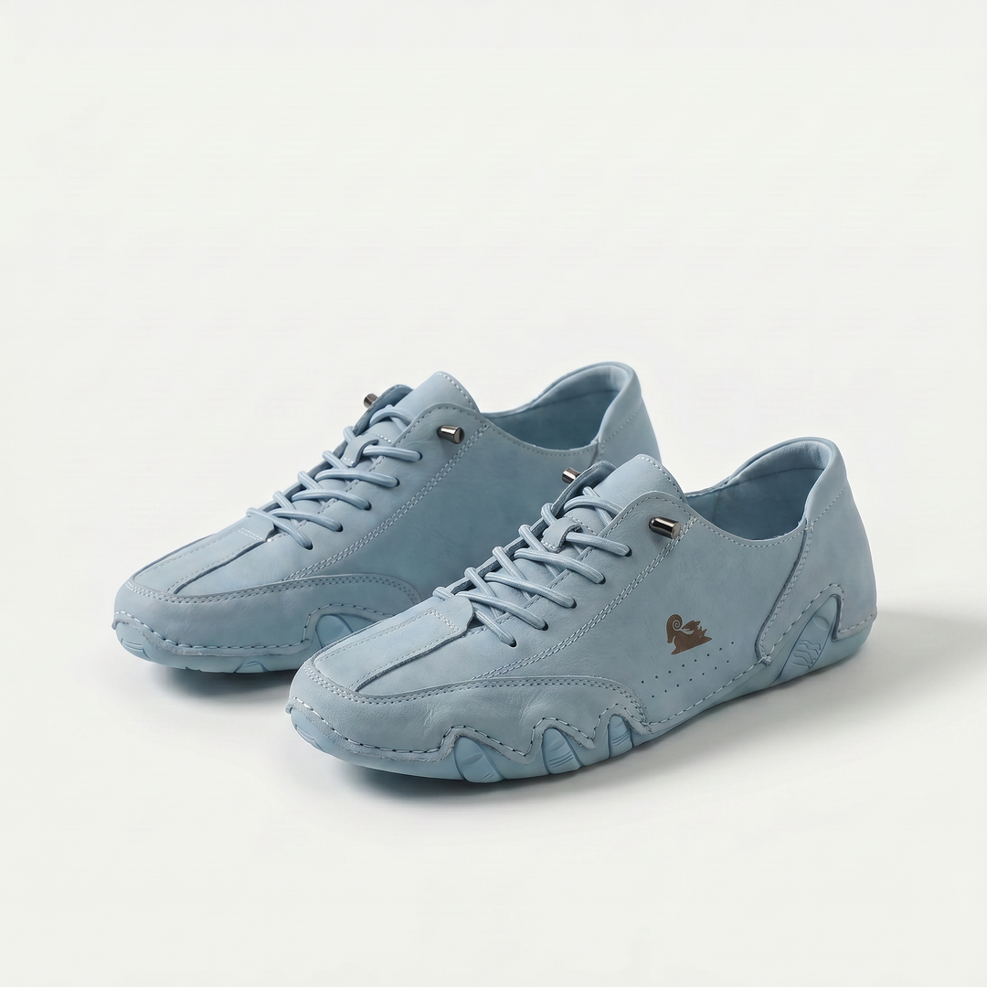 Low-profile lace-up trainers with round toes and textured soles