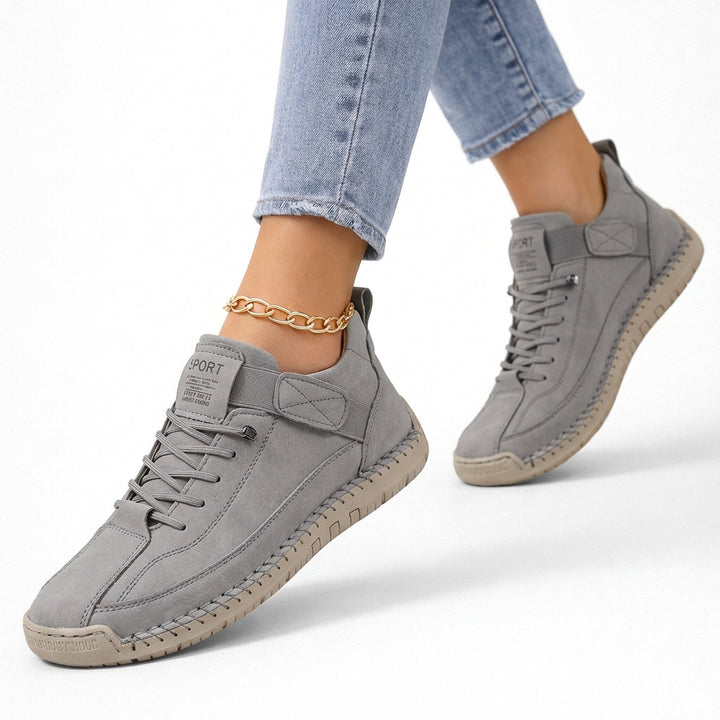 Low-top lace-up sneakers with contrast side panels