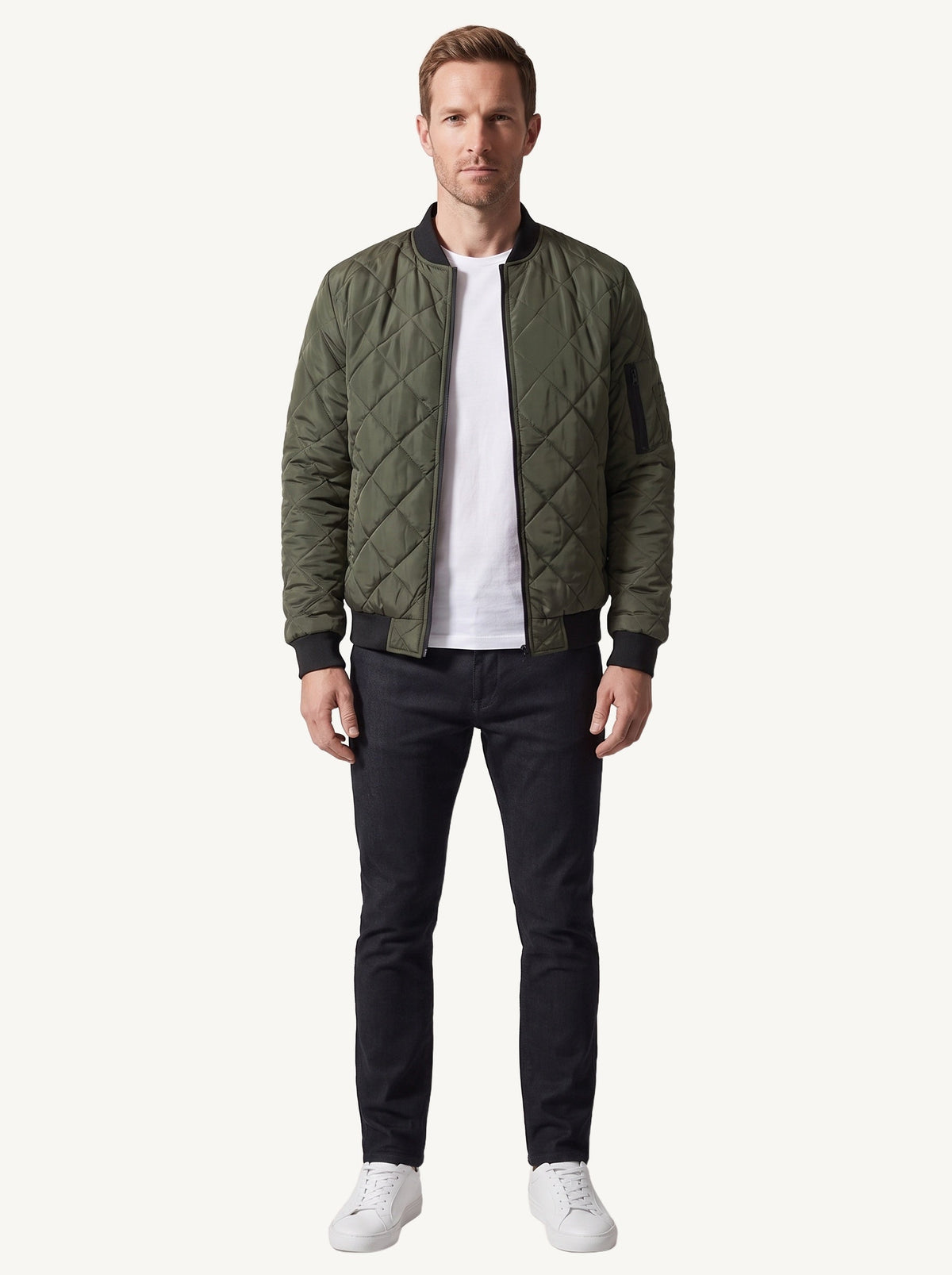 Men's diamond-quilted bomber jacket with ribbed trims and zip fastening