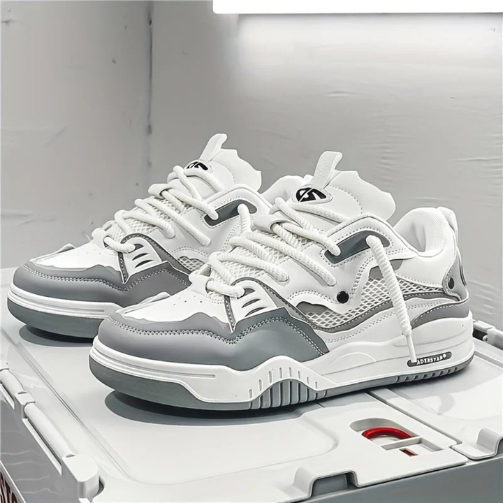 Men's panelled lace-up sneakers with chunky sole and contrast details