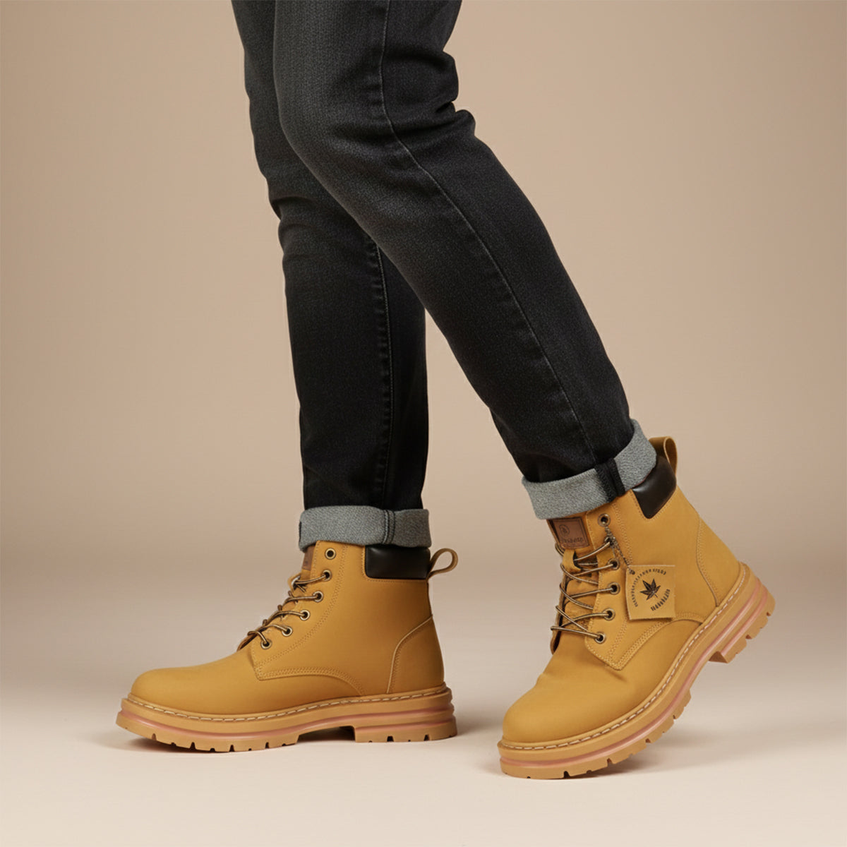 Men's lace-up ankle snow boot with padded collar and lugged sole