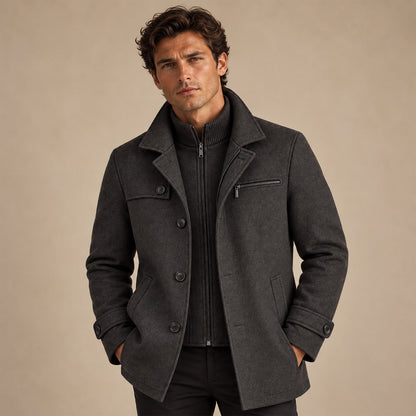 Men's winter coat with adjustable cuffs
