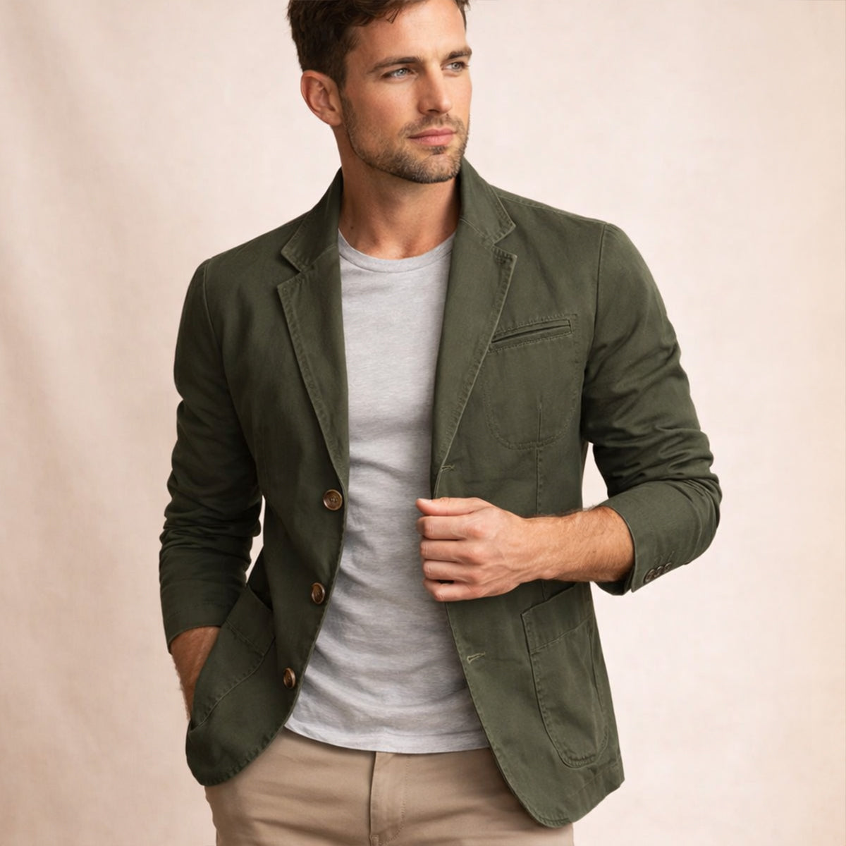 Men's blazer with notched lapels, long sleeves, button front and multiple pockets