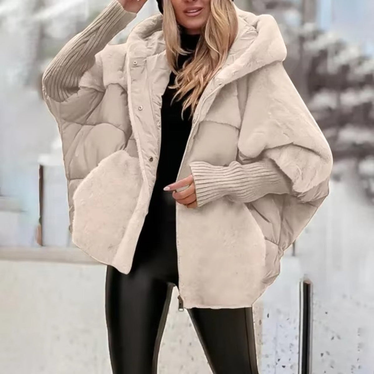 Women's oversized hooded quilted jacket with ribbed cuffs